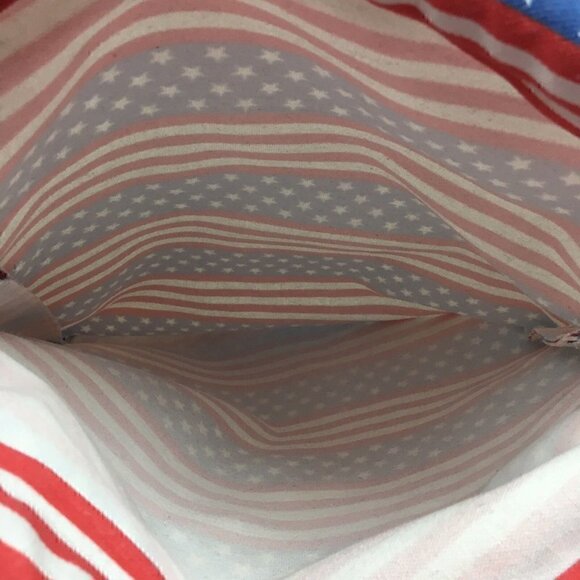 NWOT Anna & Ava Soho Sling Backpack Patriotic Stars Stripes Hobo Bag Tote Pool - Picture 4 of 6